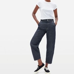 Everlane. The Arc Jean dark wash cropped.